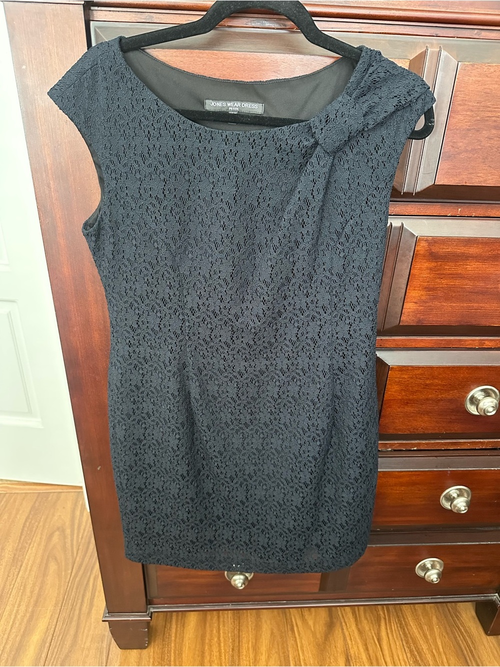 Jones Wear Dress Sz 10P Black Lace Classic Dress